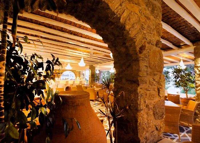 Kamari Hotel Platys Gialos 
